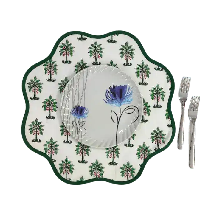 Scalloped Palm Tree Round Placemats